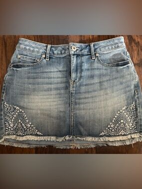 American Rag Denim Skirt Size 3 Embroidered Floral Distressed Skirt